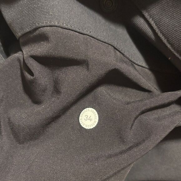 Lululemon Commission Classic-Fit ABC
Wrinkle Resistant Packable Chino Pant~
34 - Picture 10 of 10